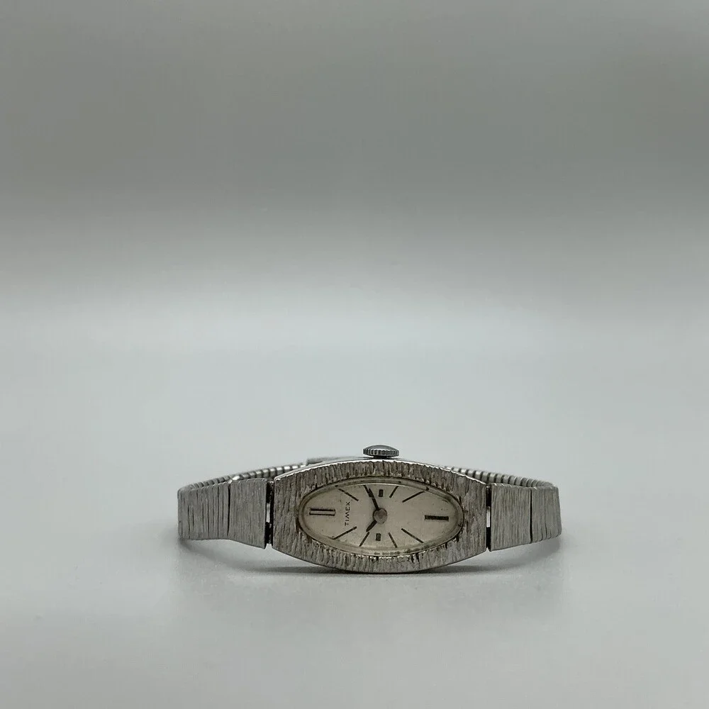 Vintage Timex Womens Watch 14mm Oval Dial Silver Tone Adj Band Manual Wind